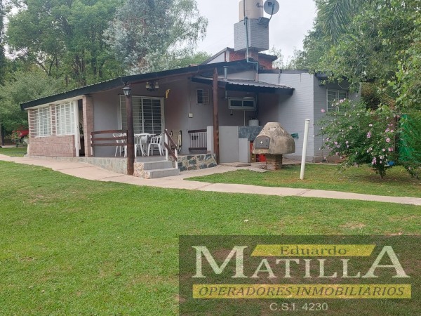 HERMOSO CHALET CON PARQUE Y PISCINA.