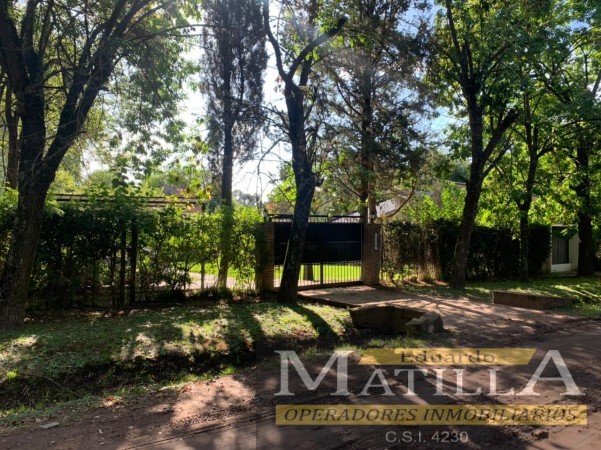 HERMOSO CHALET CON PARQUE Y PISCINA.