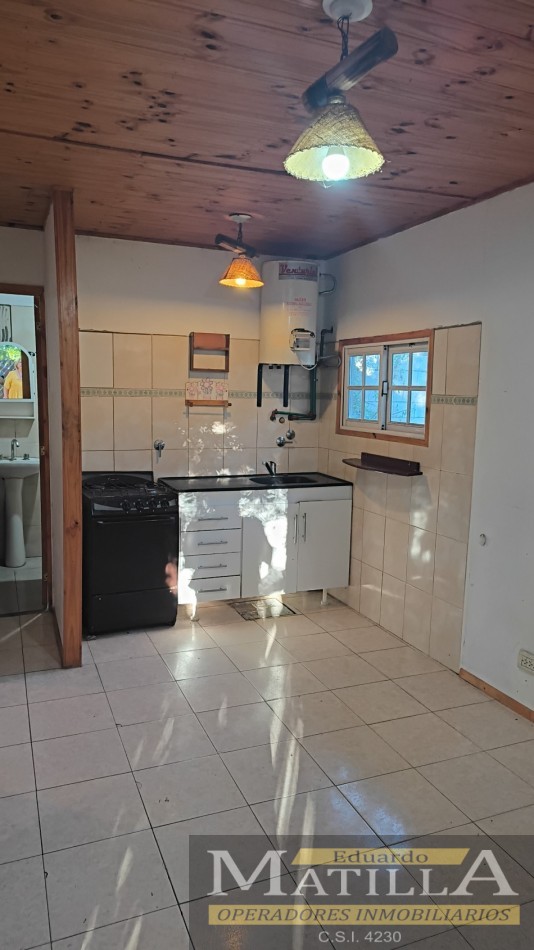Casa en alquiler 3 ambientes con cochera