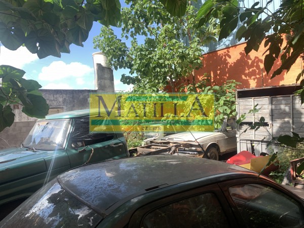 GALPON en PH. 173 m2 CUB. sobre 275 m2 de lote. Buena zona a 1 cuadra de ALCORTA y a MEDIA CUADRA de Velez Sarfield