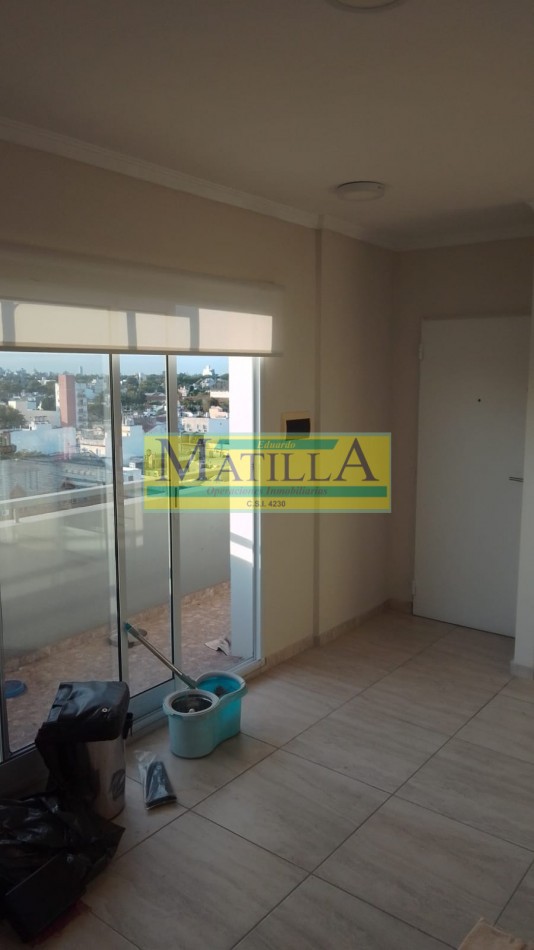 Hermoso departamento de 2 ambientes con terraza y parrilla y 2 cocheras