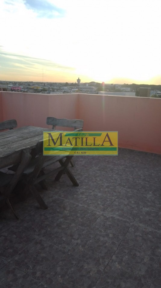 Hermoso departamento de 2 ambientes con terraza y parrilla y 2 cocheras