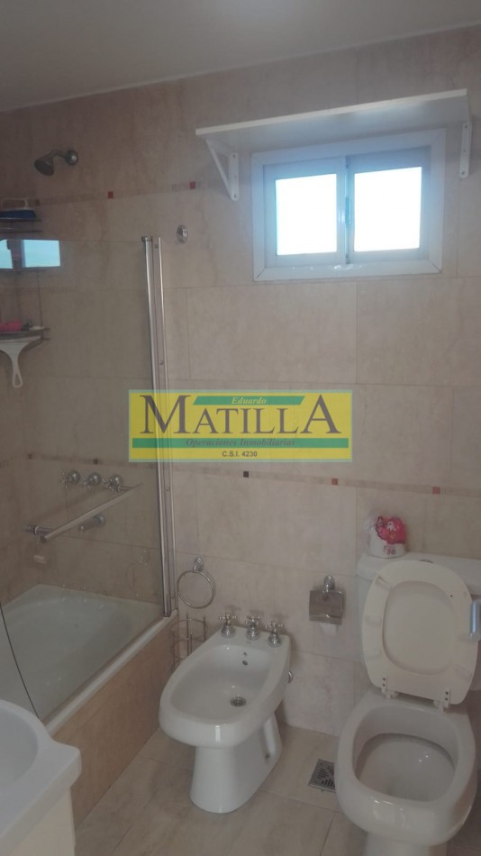 Hermoso departamento de 2 ambientes con terraza y parrilla y 2 cocheras