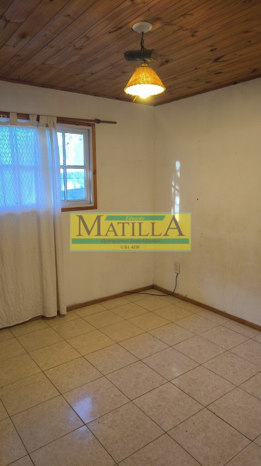 Casa en alquiler 3 ambientes con cochera