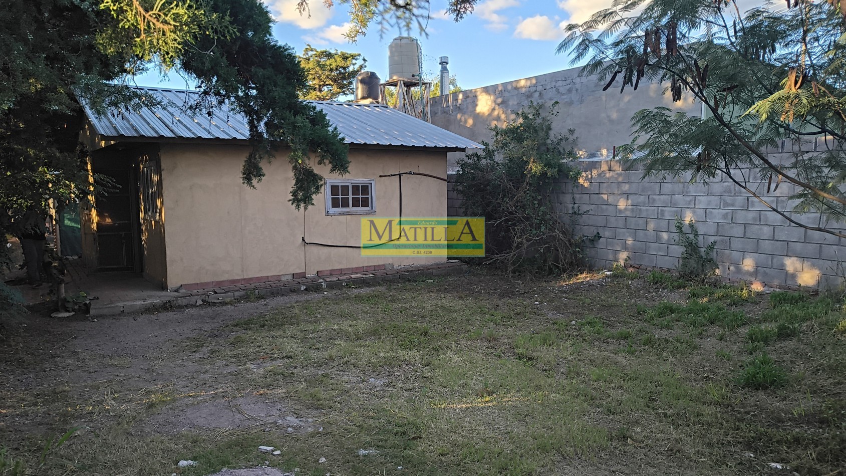 Casa en alquiler 3 ambientes con cochera