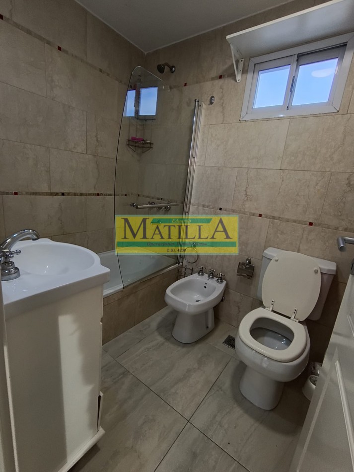 Hermoso departamento de 2 ambientes con terraza exclusiva y parrilla, cochera para 2 autos