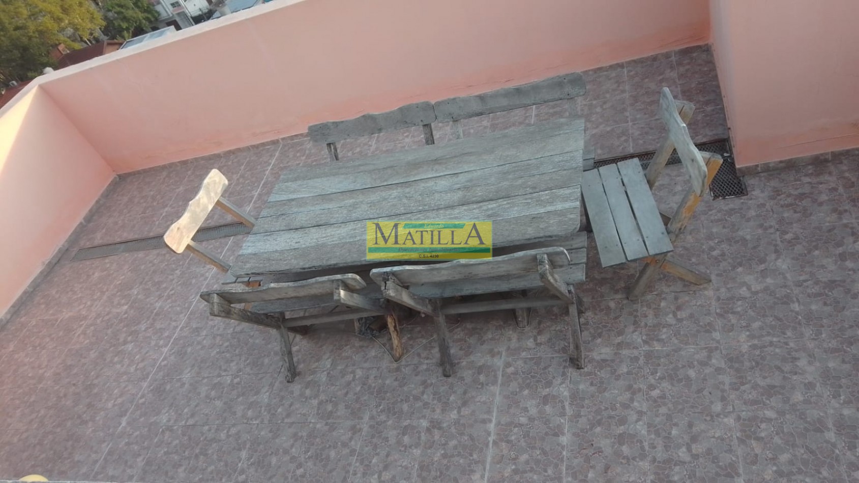 Hermoso departamento de 2 ambientes con terraza y parrilla y 2 cocheras