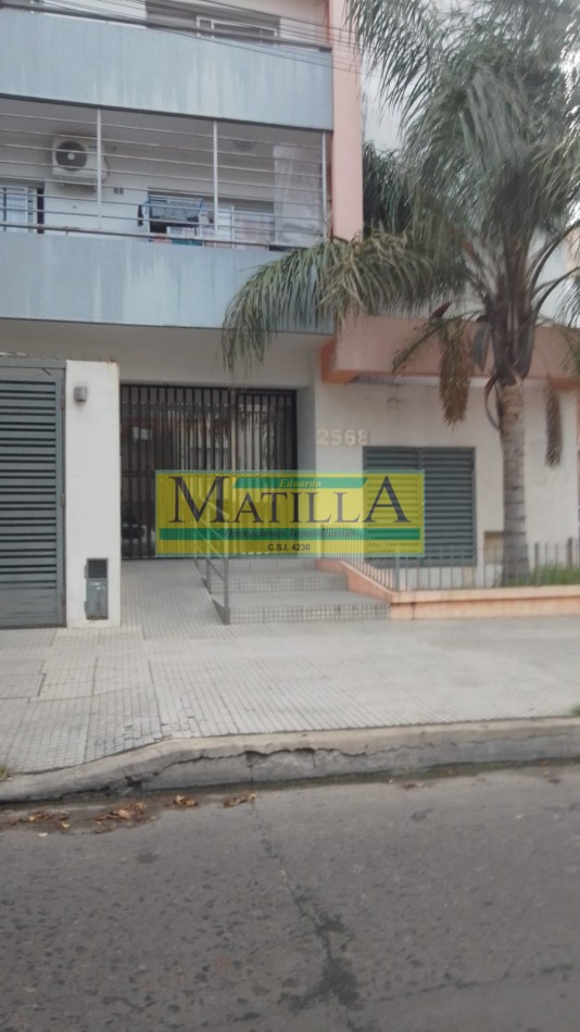Hermoso departamento de 2 ambientes con terraza y parrilla y 2 cocheras