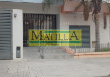 Hermoso departamento de 2 ambientes con terraza y parrilla y 2 cocheras